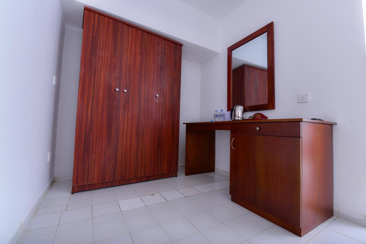Lucky Seven Beach Resort Хиккадува Экстерьер фото