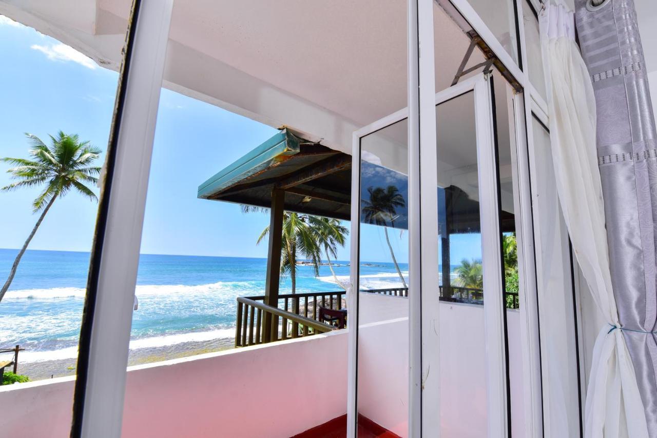 Lucky Seven Beach Resort Хиккадува Экстерьер фото